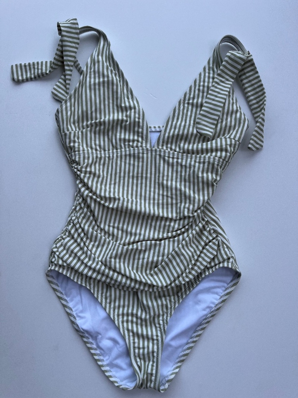 Ellen Tracy Striped 1 pc swimsuit size 8